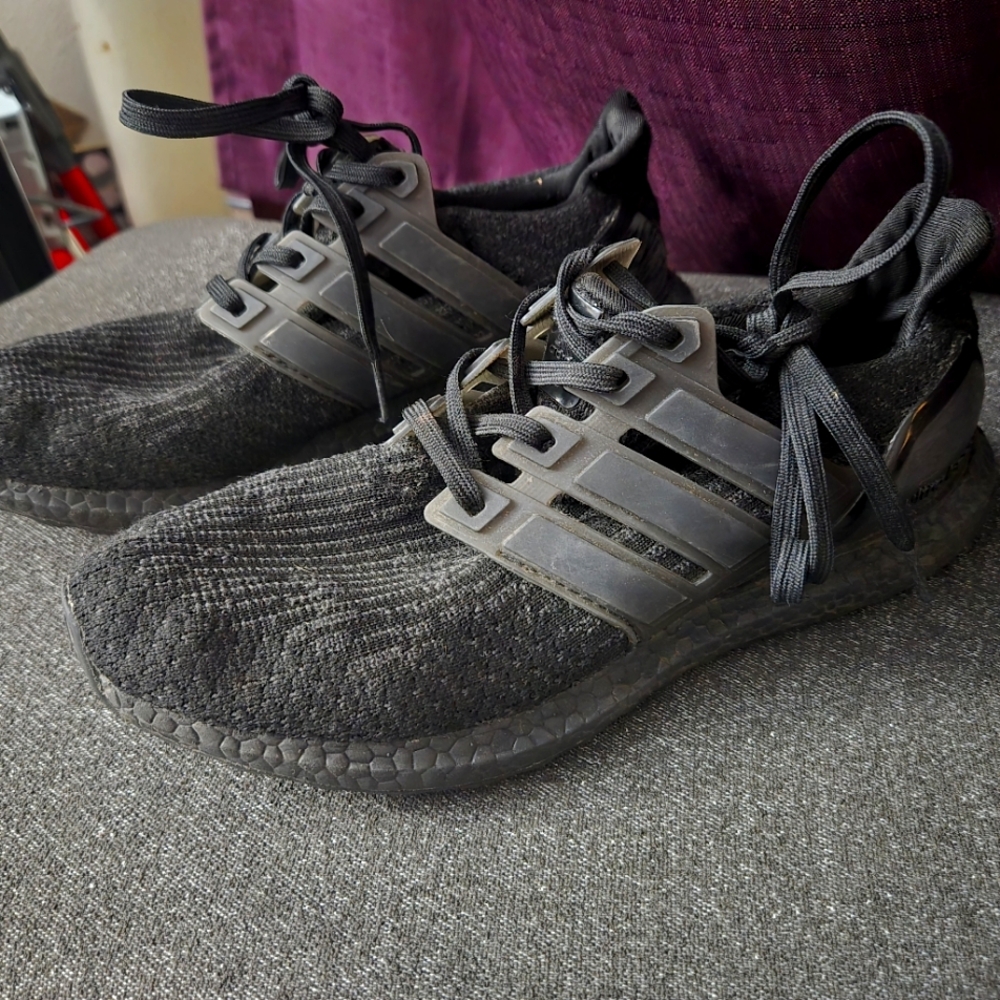 Black Adidas mens size 6 1/2 shoes